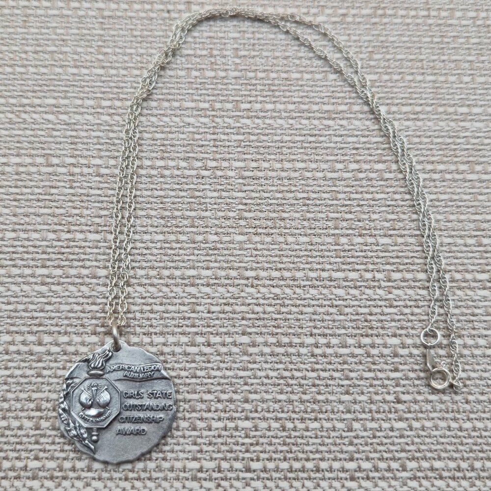 18 Inch Sterling Silver American Legion Auxiliary Pendant Necklace A4899